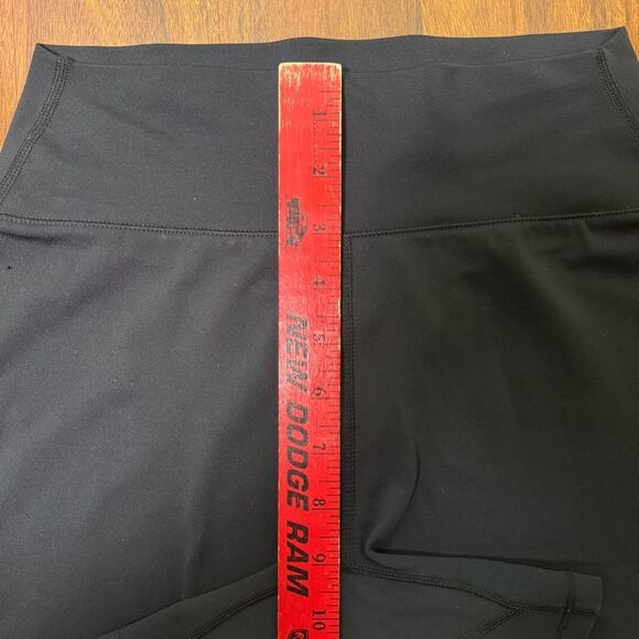 BuffBunny Women’s Black Activewear Biker Shorts Size Small Cutouts - Picture 5 of 8